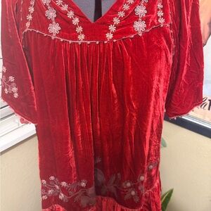 Sundance Elegant Red Velvet Women's Top